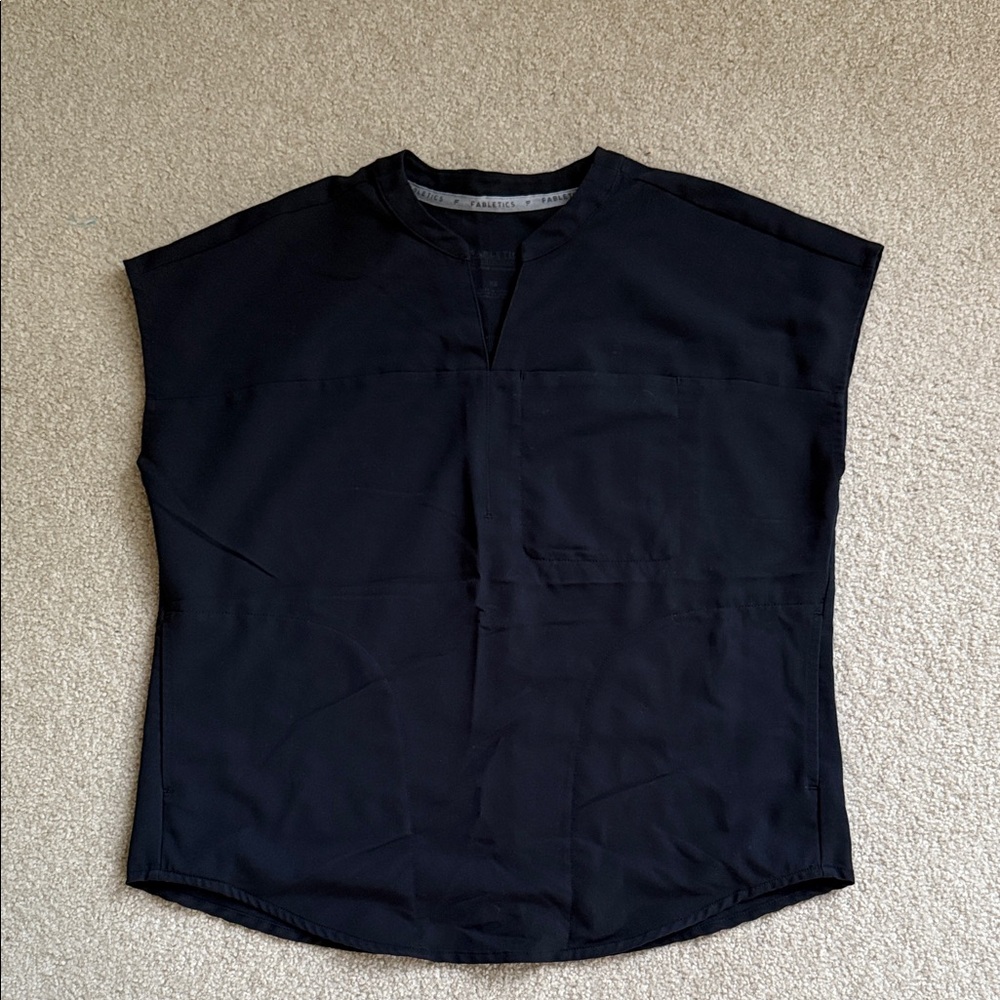Fabletics Evolve Scrub Top